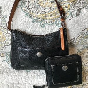 (EUC) Coach black & tan hobo w/ matching wallet